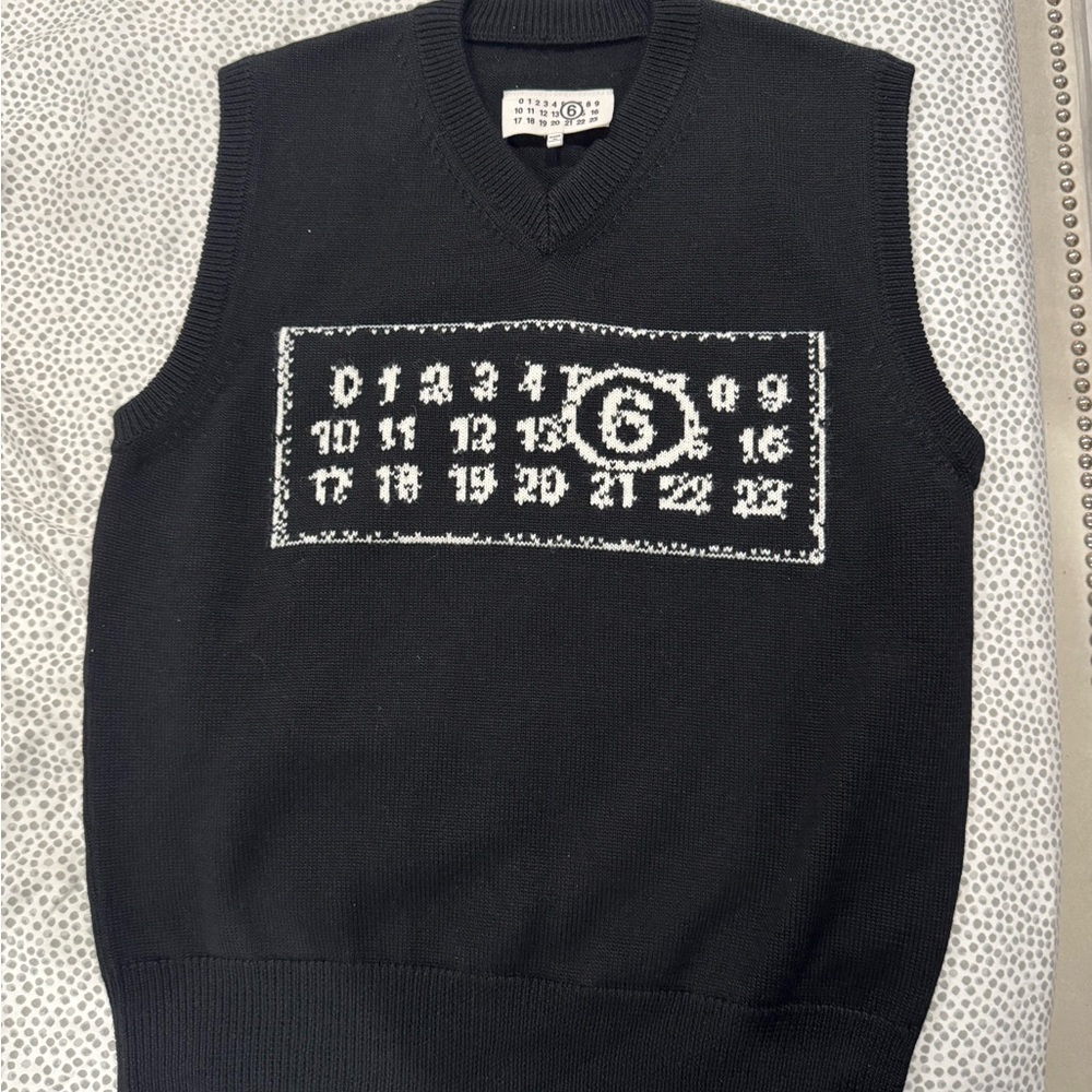 MAISON MARGIELA MM6 Black Sweater Vest
